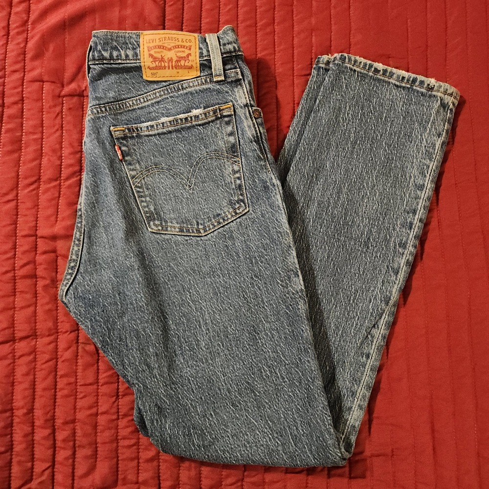 Levis 501 Original Fit 27x30 High Rise Straight Leg Blue Medium Wash Jean Womens